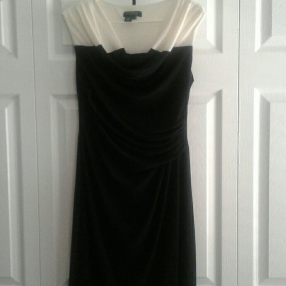 Dress - Picture 5 of 6